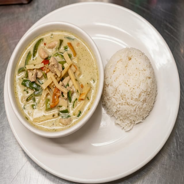 L Green Curry.